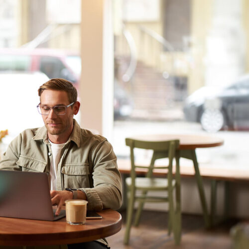 Что такое фриланс и сколько можно заработать • МойОпрос